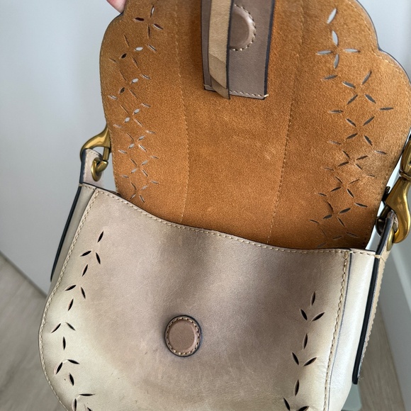 Frye Ilana Taupe Perforated Leather Saddle Crossbody Bag Purse in Cement - Picture 11 of 16